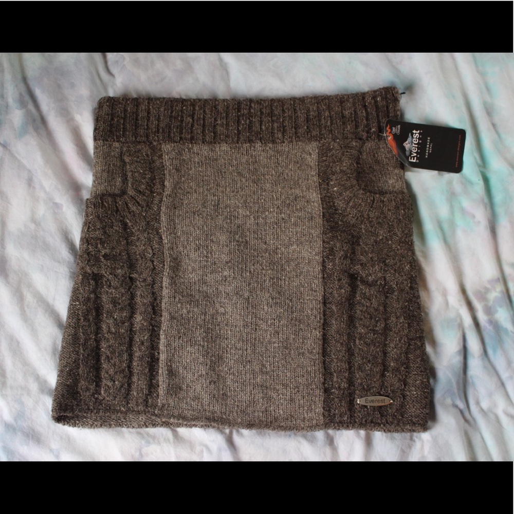 Wool knit skirt
